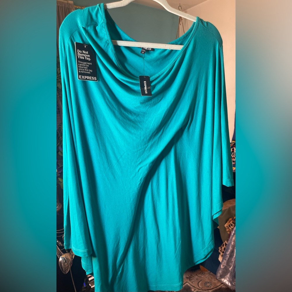 🎈Express Off shoulder Top. NWT